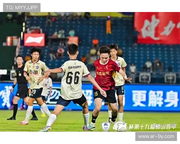 围绕吴川青年足球七号球衣展开的青春赛场激情与荣耀追寻故事之旅